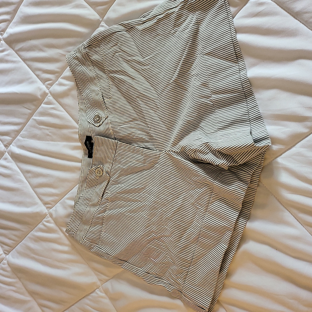 White house black market white and black striped dress shorts size 10